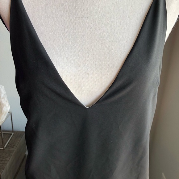 State is being dress - Picture 2 of 6